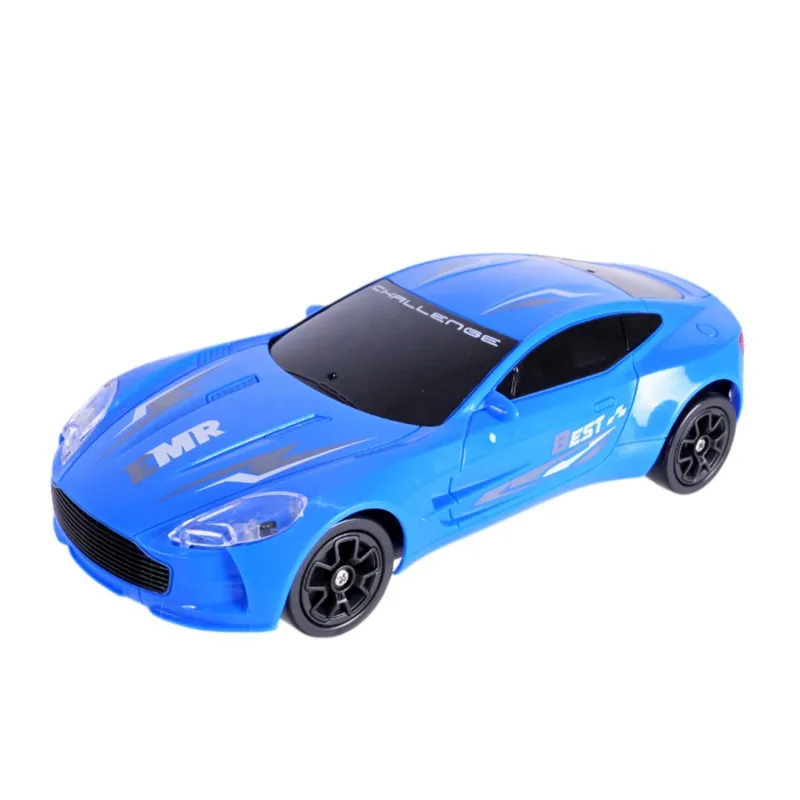 Радиоуправляемая спортивная машинка SyrCar 1:24 с зарядной станцией, аккумулятором и светом + запасные колеса