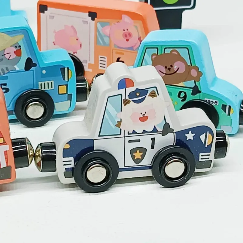 Магнітні дерев’яні машинки WToys 49325 — набір спецтехніки з тваринками, 1+ років