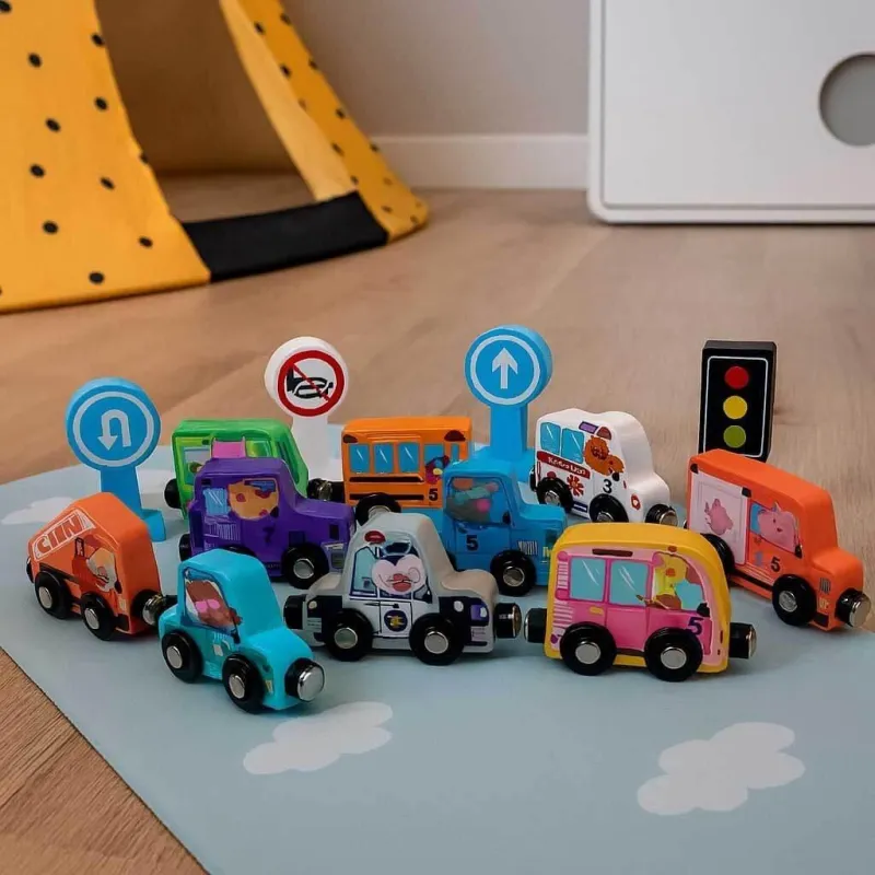 Магнітні дерев’яні машинки WToys 49325 — набір спецтехніки з тваринками, 1+ років