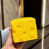 Сквіш Сир із дірками 6см квадратний шматок сиру іграшка антистрес, квадратний сквіш сирок