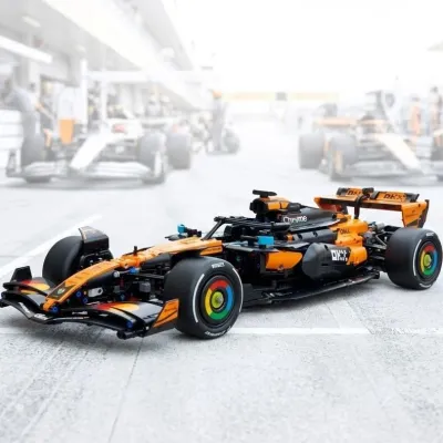 Конструктор Болид Формула 1 Formula Racer на инерционном механизме Pull Back 796 деталей