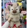 Бегающая игрушка теленок 40 см плюшевая коровка с подвижными лапками, мягкая игрушка имитирующая бег